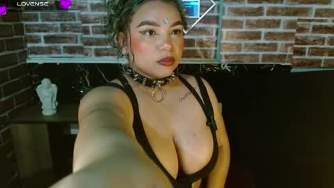 Scarlet online show from 04.11.26