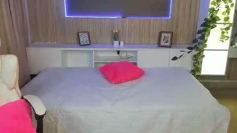 Scarlet  online show from 03.02.26