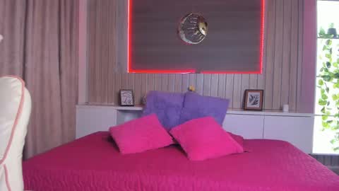 Scarlet  online show from 04.12.26