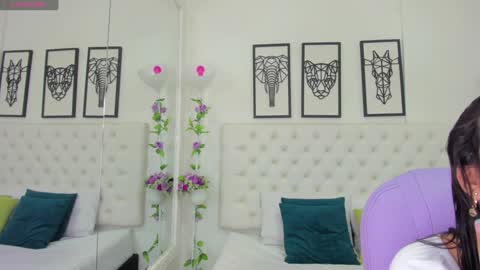 Snapshot of scarlet_stan22 chatting on 12.20.24 Isa online show from 12.20.24