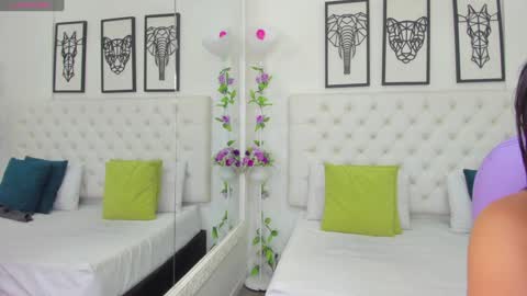 Snapshot of scarlet_stan22 chatting on 01.02.25 Isa online show from 01.02.25