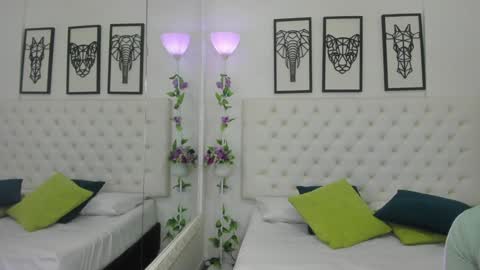 Snapshot of scarlet_stan22 chatting on 01.14.25 Isa online show from 01.14.25