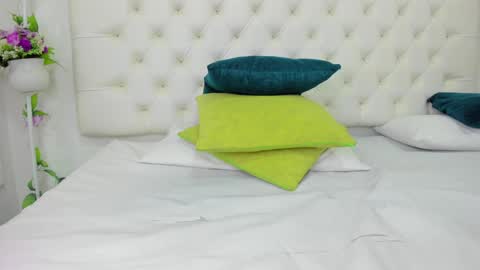 Snapshot of scarlet_stan22 chatting on 01.21.25 Isa online show from 01.21.25