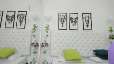 Snapshot of scarlet_stan22 chatting on 01.23.25 Isa online show from 01.23.25