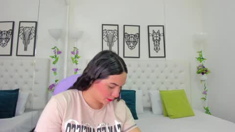 Snapshot of scarlet_stan22 chatting on 01.27.25 Isa online show from 01.27.25