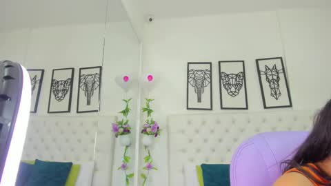 Snapshot of scarlet_stan22 chatting on 03.07.25 Isa online show from 03.07.25