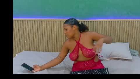 Snapshot of scarlet_xx chatting on 05.19.26 scarlet_xx online show from 05.19.26