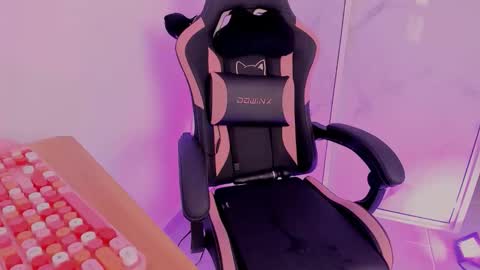 Scarlet online show from 04.01.26