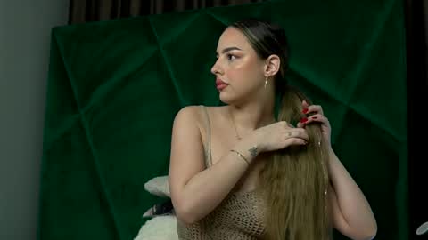 Snapshot of scarletcoles chatting on 02.05.26 Scarlet online show from 02.05.26