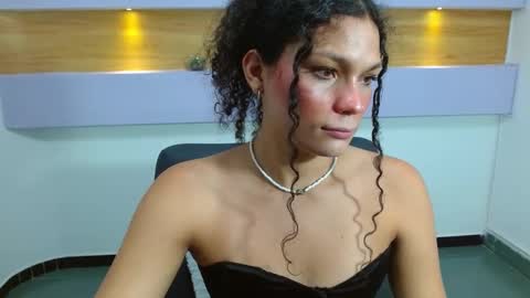 Scarlet Dream online show from 03.04.25