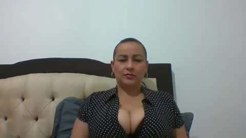 Snapshot of scarletglow1 chatting on 11.09.25 scarletglow1 online show from 11.09.25