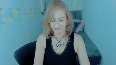 S C A R L E T online show from 12.18.24