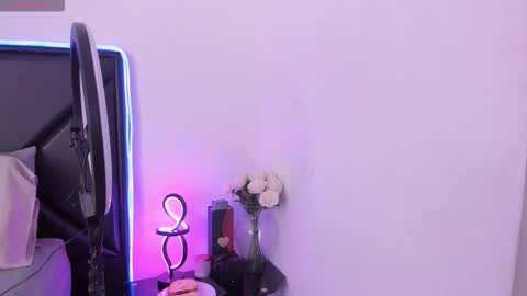 ScarletKent online show from 10.31.25