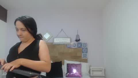 scarlet  online show from 10.03.25