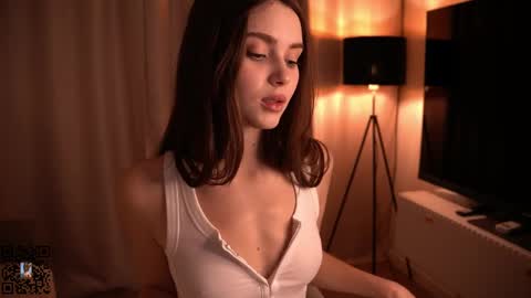 Snapshot of scarletmore chatting on 01.12.25 Scarlet online show from 01.12.25