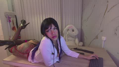 Scarlett Collins online show from 12.23.24