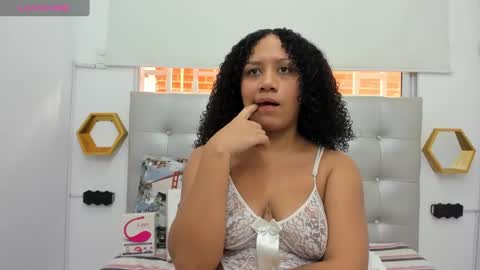 Snapshot of scarlett_fox20 chatting on 02.02.25 scarlett_fox20 online show from 02.02.25