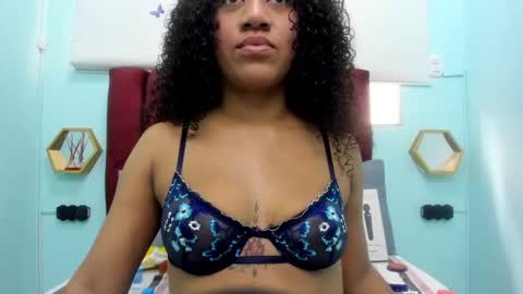 Snapshot of scarlett_fox20 chatting on 10.17.25 scarlett_fox20 online show from 10.17.25