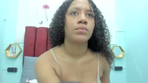 Snapshot of scarlett_fox20 chatting on 11.01.25 scarlett_fox20 online show from 11.01.25