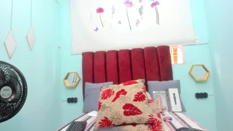 Snapshot of scarlett_fox20 chatting on 11.08.25 scarlett_fox20 online show from 11.08.25