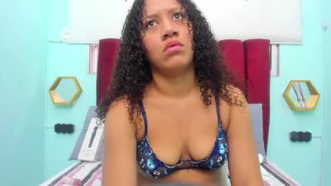 Snapshot of scarlett_fox20 chatting on 11.22.25 scarlett_fox20 online show from 11.22.25