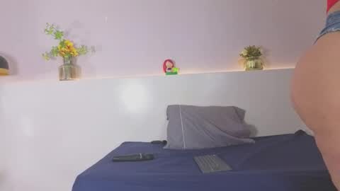 Snapshot of scarlett_grey_1 chatting on 12.22.25 Scarlett online show from 12.22.25