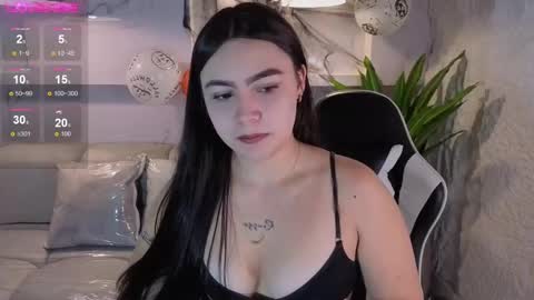 Snapshot of scarlett_smith_tp chatting on 10.29.25 Scarlett online show from 10.29.25