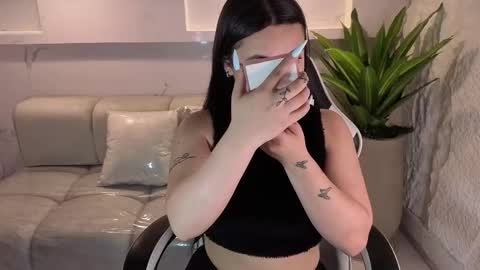 Snapshot of scarlett_smith_tp chatting on 11.11.25 Scarlett online show from 11.11.25