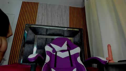 Snapshot of scarlett_zin chatting on 02.20.26 Scarlett zin follow me online show from 02.20.26