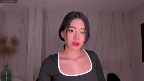 Sacrlett Blaze online show from 04.15.26