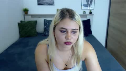 Hi there guys  My pleasure in your hands  pvt is open online show from 09.17.25