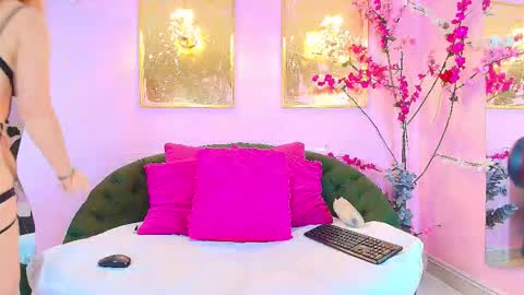 Snapshot of scarlette04 chatting on 02.16.26 SCARLETTE online show from 02.16.26