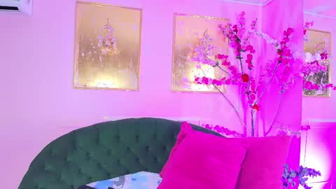 Snapshot of scarlette04 chatting on 03.31.26 SCARLETTE online show from 03.31.26