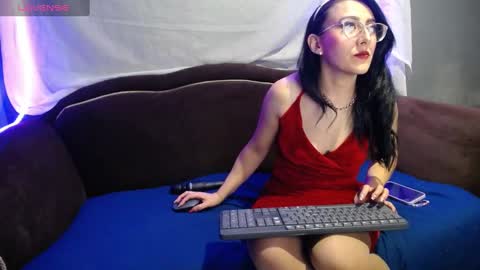 Scarlette online show from 12.31.24