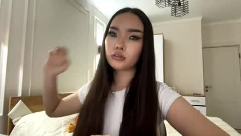 scarlettleszczynski online show from 04.09.26