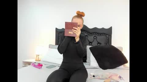 Scarlett online show from 02.12.25