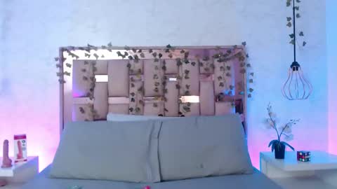 Scarlet online show from 09.11.25