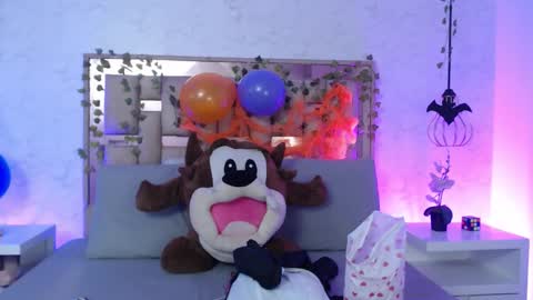 Scarlet online show from 10.22.25