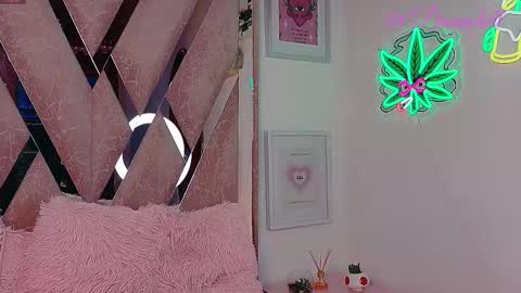 Snapshot of scarlettrusso1 chatting on 10.19.25 Scarlett online show from 10.19.25