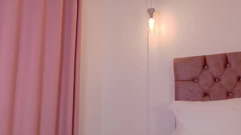 scarlettt_moon online show from 10.22.25