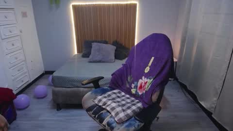 Scarllett online show from 11.29.25