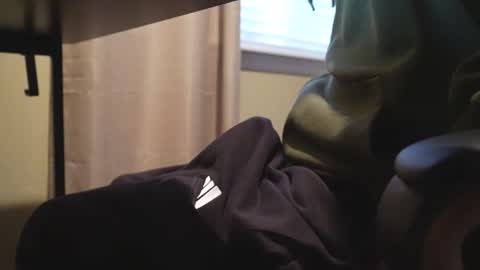 Snapshot of scb894682 chatting on 05.22.26 Skinny College Boy online show from 05.22.26