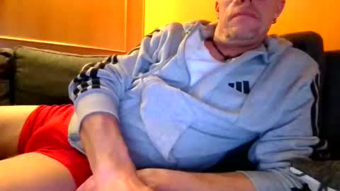 Snapshot of schmuhbaer1 chatting on 11.17.25 schmuhbaer1 online show from 11.17.25