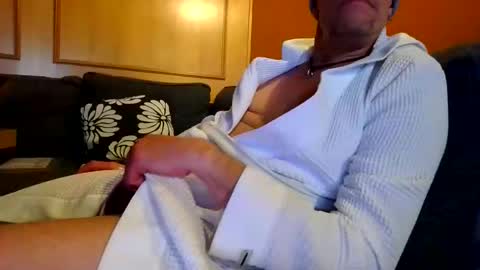 Snapshot of schmuhbaer1 chatting on 12.20.25 schmuhbaer1 online show from 12.20.25