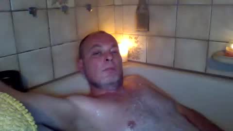 Snapshot of schnibschnab chatting on 10.15.25 schnibschnab online show from 10.15.25