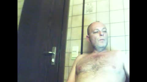 Snapshot of schnibschnab chatting on 11.28.25 schnibschnab online show from 11.28.25