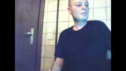 Snapshot of schnibschnab chatting on 12.16.25 schnibschnab online show from 12.16.25