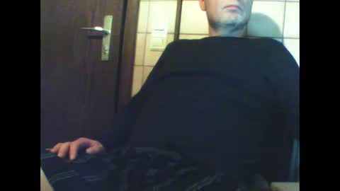 Snapshot of schnibschnab chatting on 12.21.25 schnibschnab online show from 12.21.25