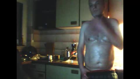 Snapshot of schnibschnab chatting on 02.19.26 schnibschnab online show from 02.19.26