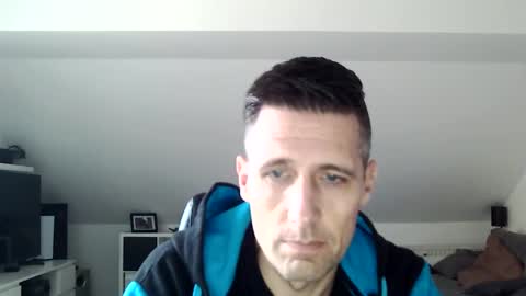 Snapshot of schnuckigeil chatting on 02.05.25 Dildomen online show from 02.05.25
